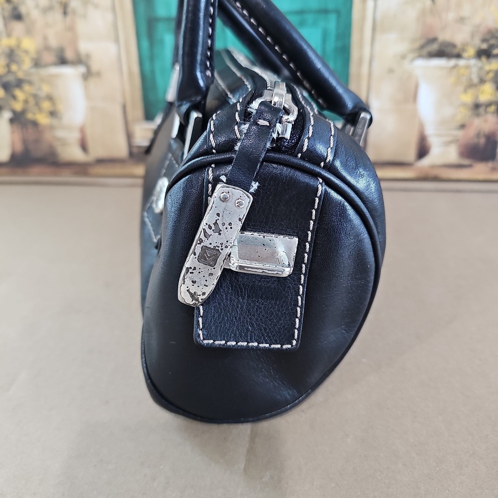 Michael Kors Women's Leather Handbag - Picture 3 of 8